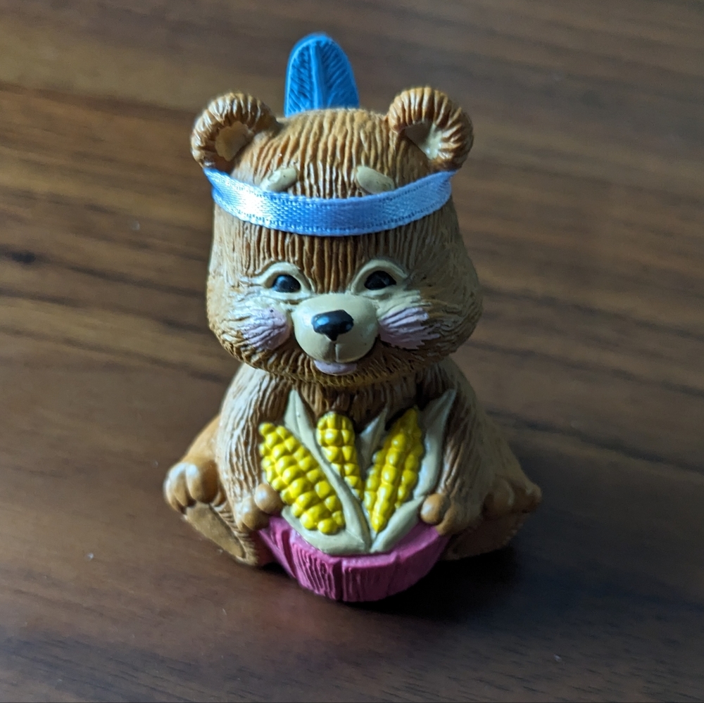 Hallmark Merry miniatures vintage Thanksgiving Bear 1988 Feather